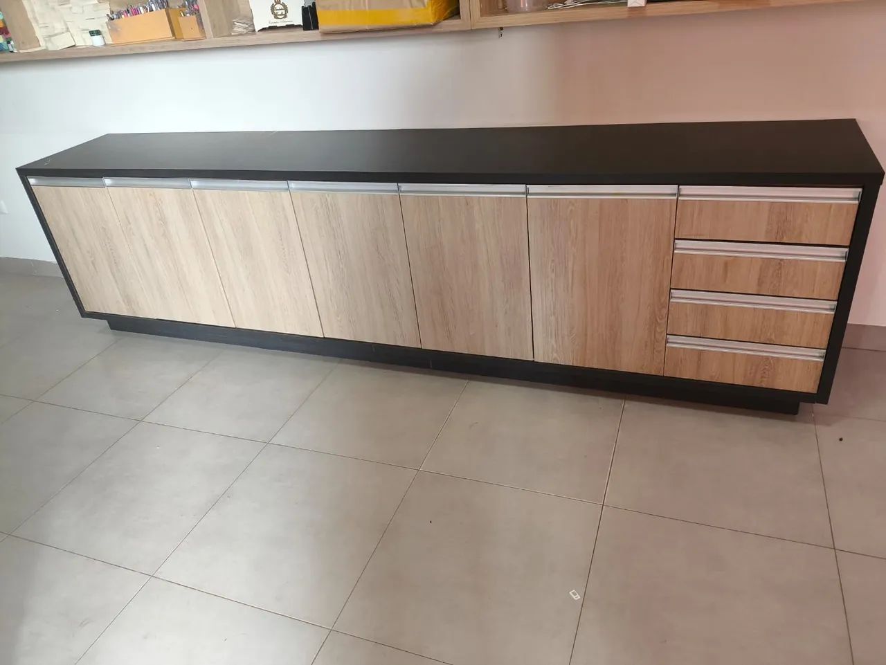 Balcão de MDF com 6 portas e 4 gavetas - Foto 2