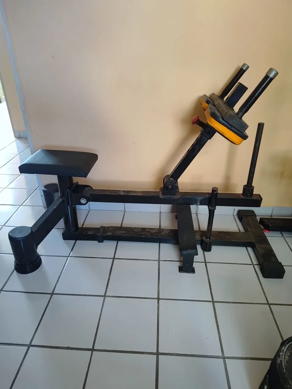 Treino / Academia: Aparelho de Panturrilha Profissional