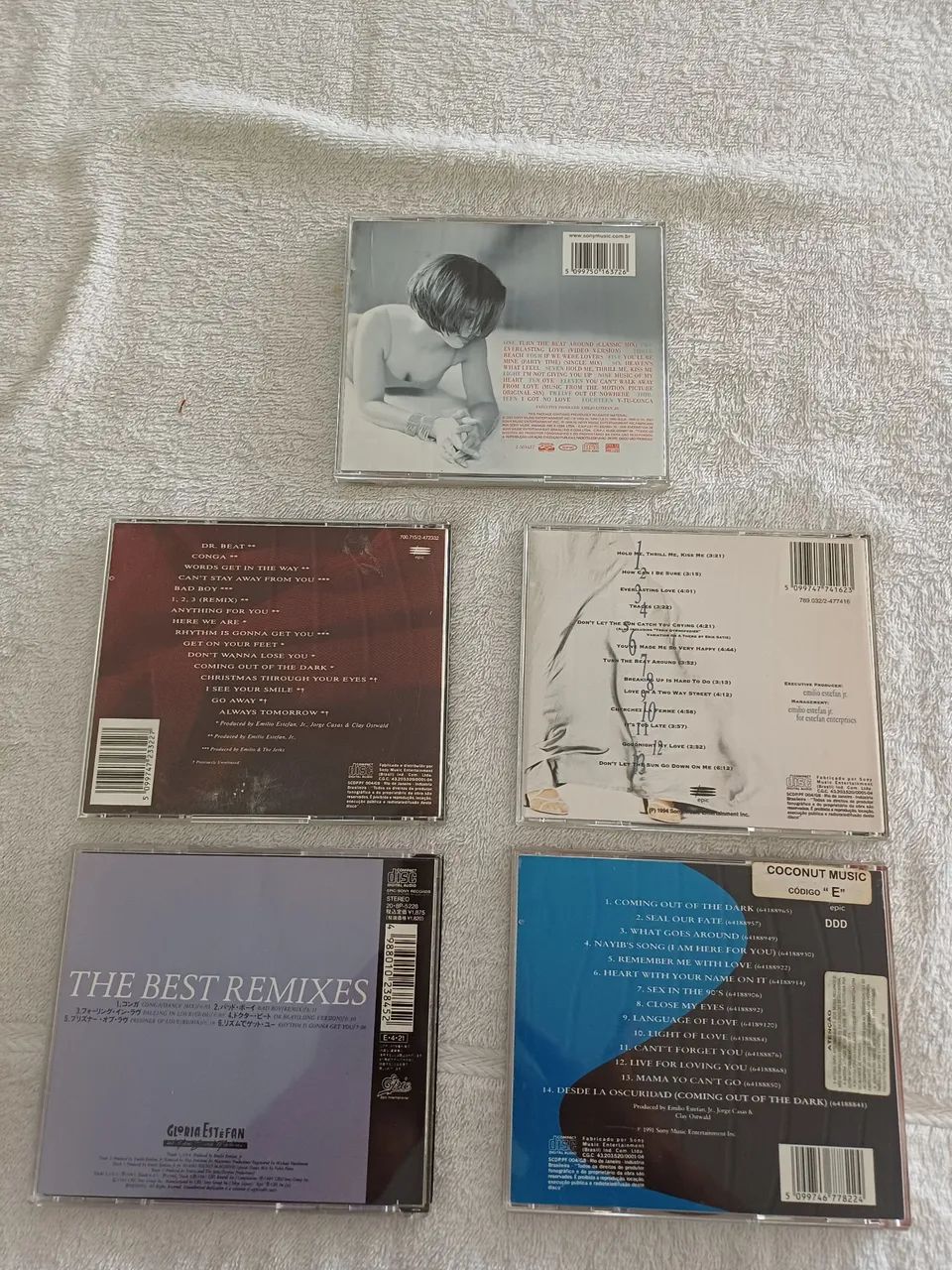 05 CDs da cantora Gloria Estefan - Foto 2