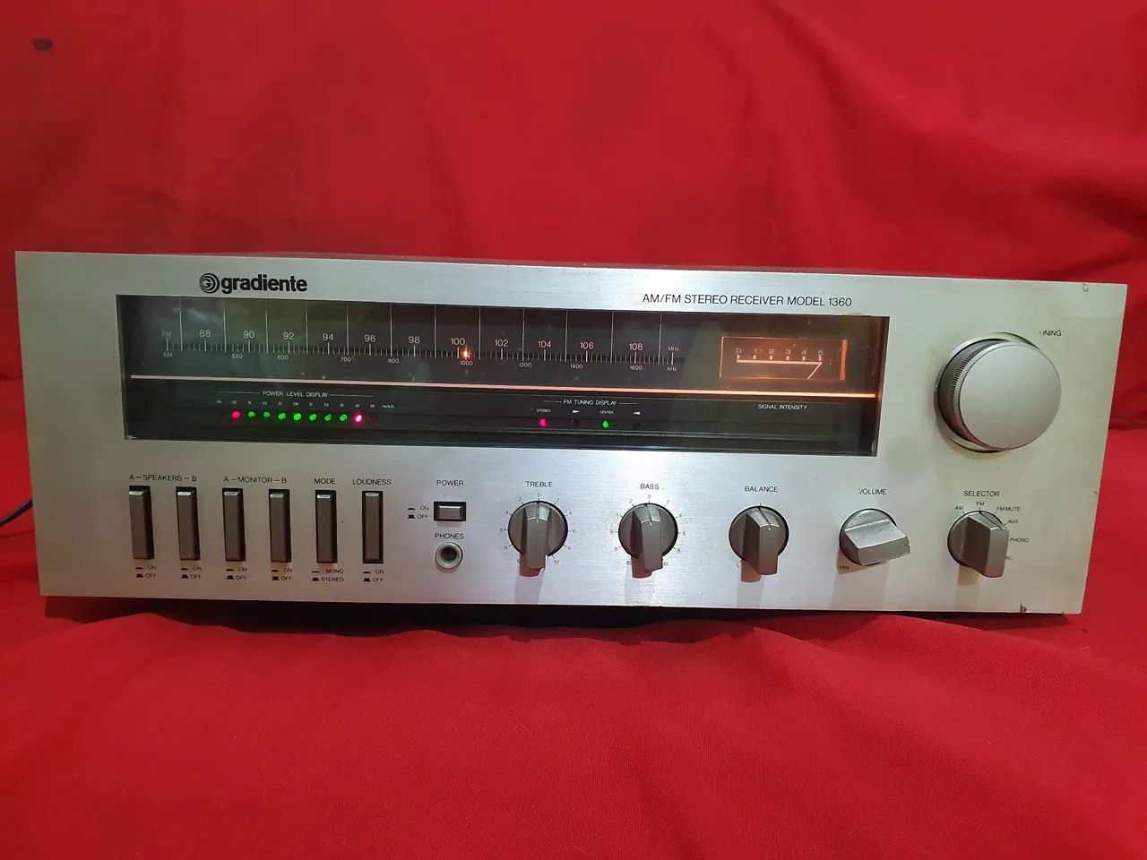 Gradiente 1360 AM/FM Stereo Receiver