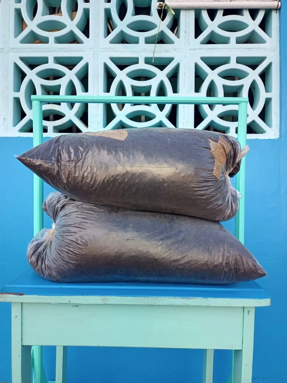 Saco de Terra Adubada - Ideal para Jardinagem e Horta