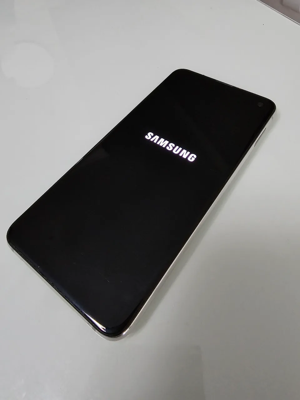 Samsung s10e Muito novo / Nota Fiscal / Bateria Excelente