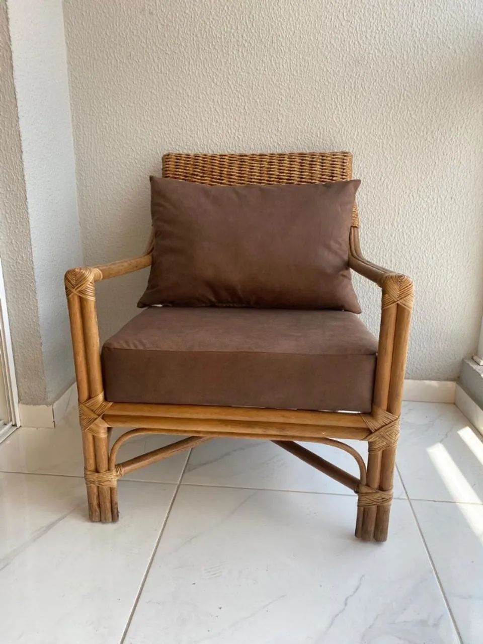 Poltrona de junco, fibra natural, assento almofada fixo e almofada de encosto. - Foto 4