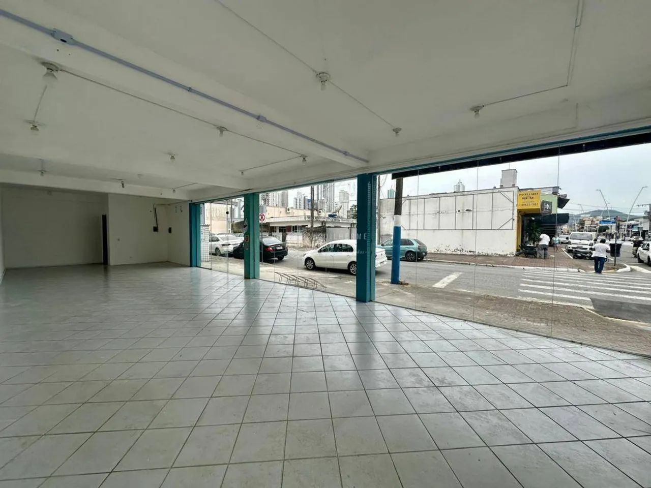 Locação Anual: Sala Comercial 5ª Avenida em Balneário Camboriú - Foto 8
