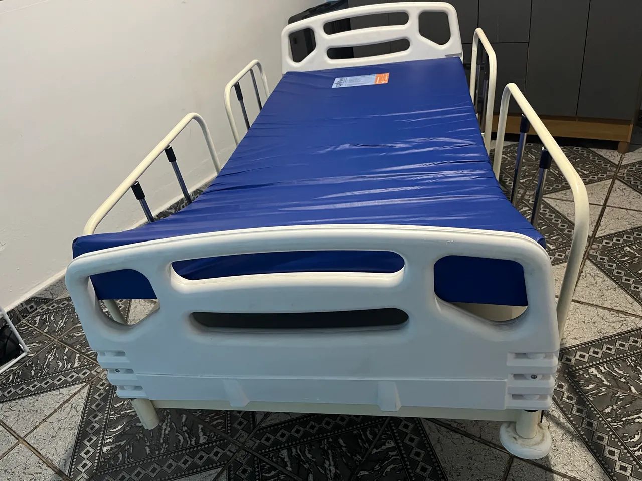 Cama Hospitalar  3 função com colchão   - Foto 2
