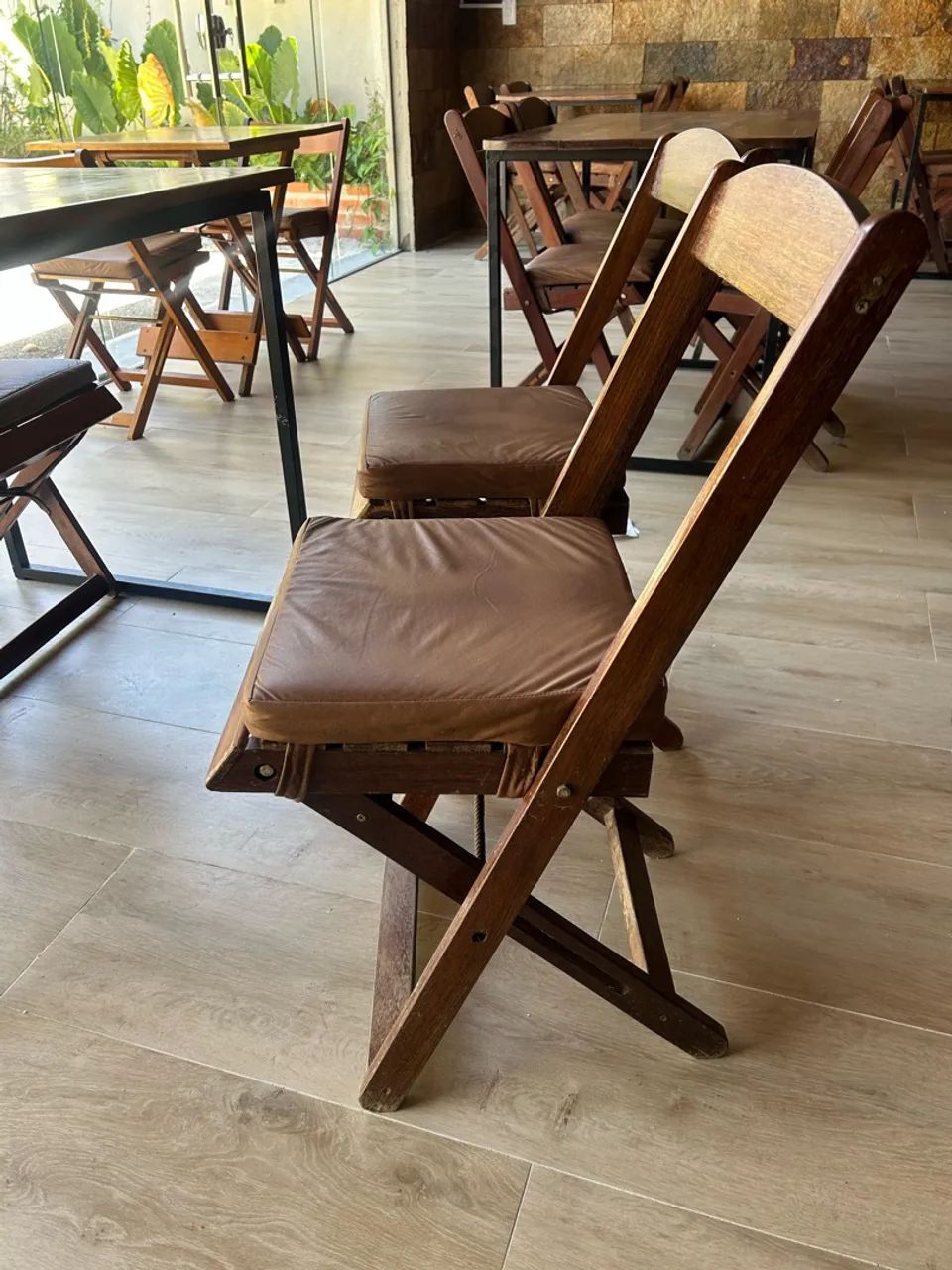 Cadeiras de madeira para restaurante ou bar  - Foto 4