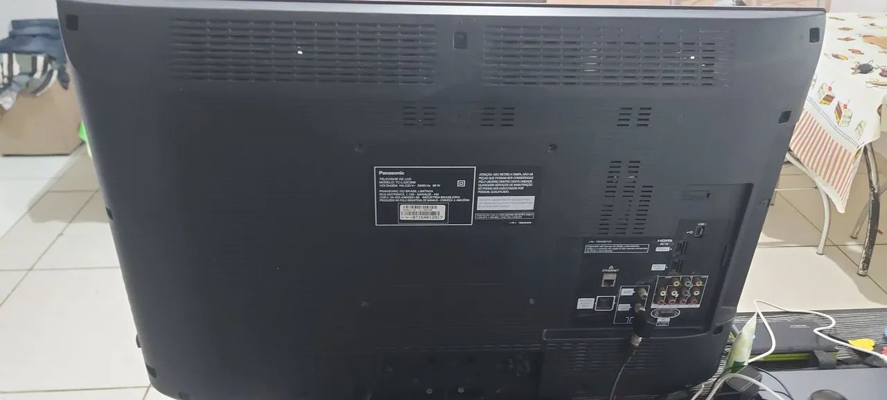 TV PANASONIC 32 POLEGADAS UMA PARTE PEQUENA DA TELA ESCURA  - Foto 4
