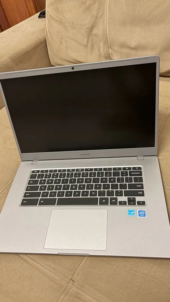 Chromebook Samsung 15.6 Intel Celeron  - Foto 3
