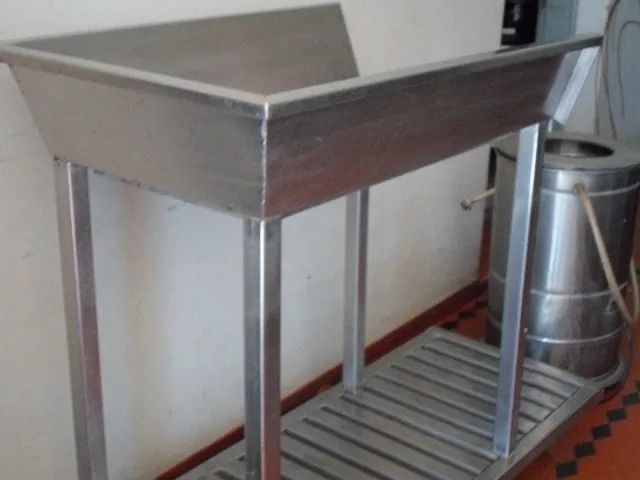 Carrinho 2 andares  de inox  - Foto 2