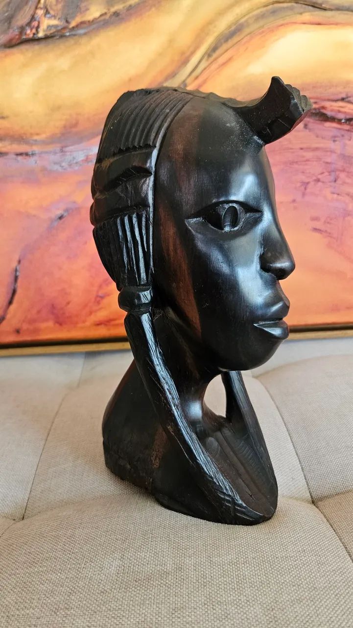 Busto feminino importado da África em madeira maciça.  - Foto 3