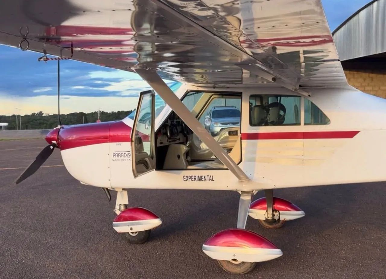 CESSNA 210N  - Foto 2