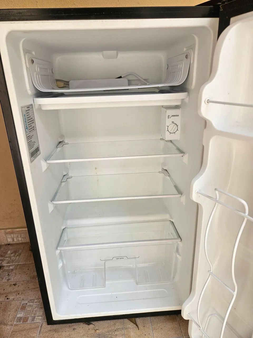 Frigobar Midea 93L Preto 127v - Foto 2