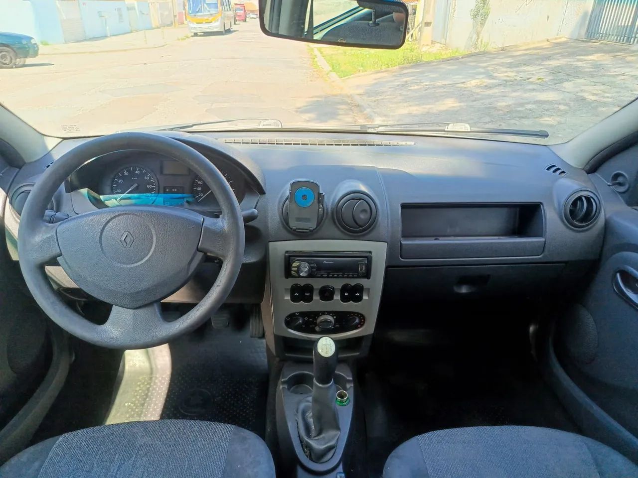 Renault Logan Expression Hi-flex 1.6 8V 4P 2009 - Foto 3
