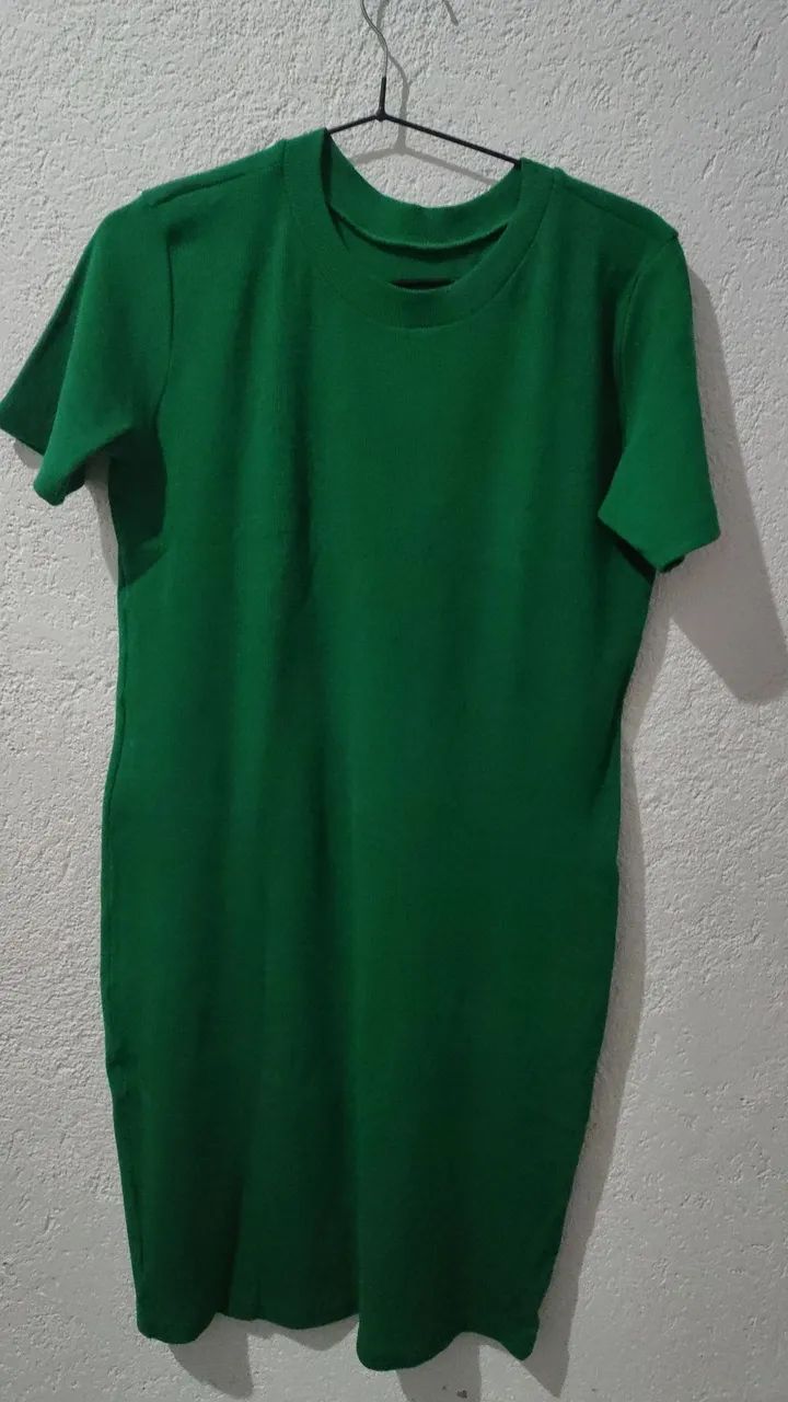 Roupa semi nova 