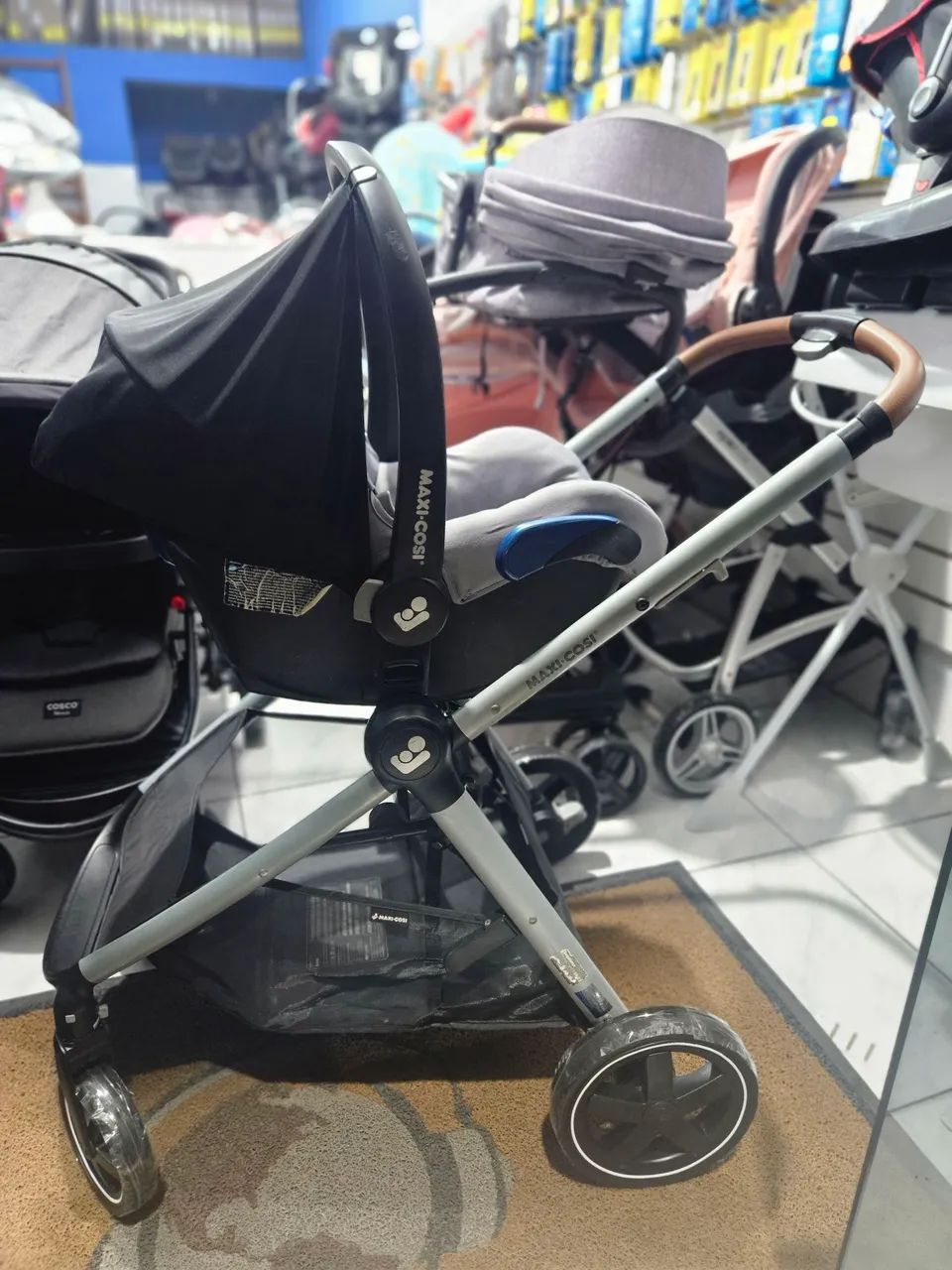 Carrinho maxi-cosi  anna 02;+ bebê conforto  em estado de novo  R$ 1.1999,00 em 12 X sem   - Foto 6