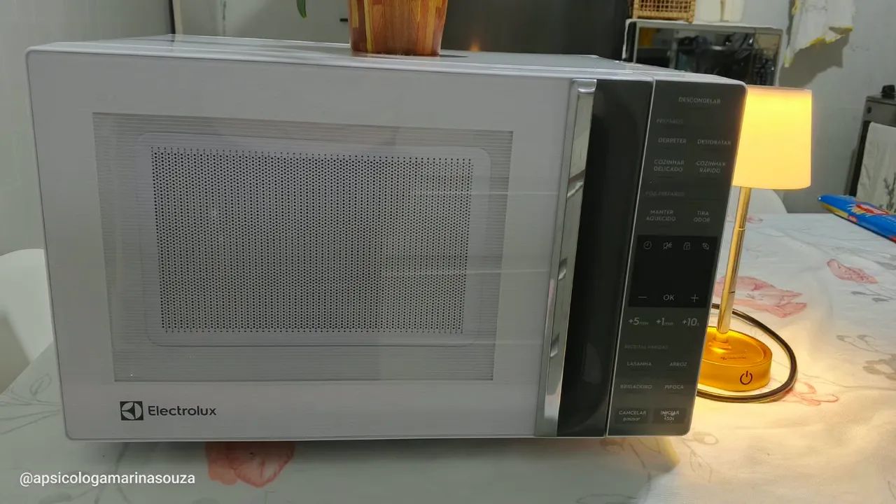 Microondas de 23 litros.