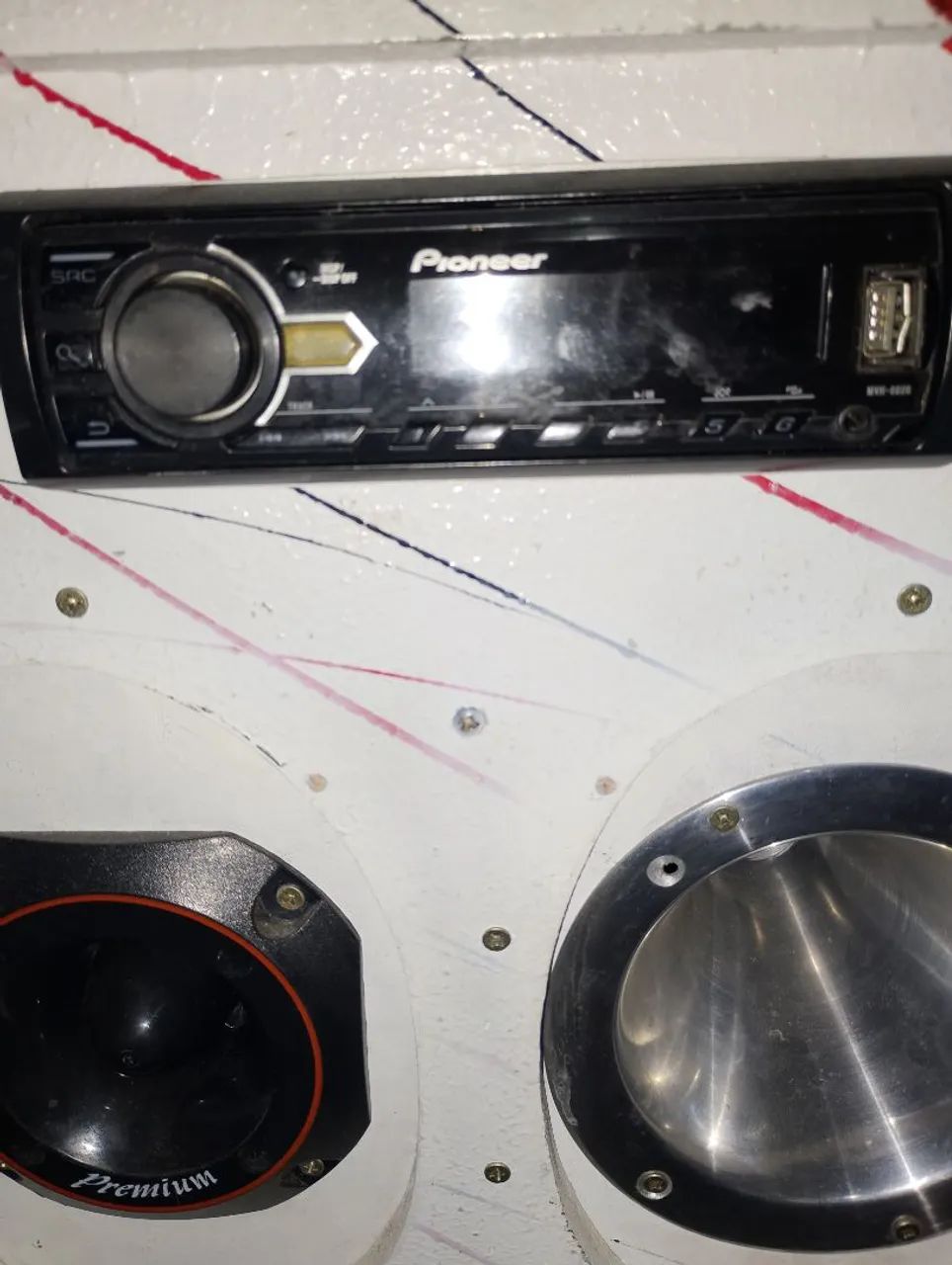 Vendo ou troco caixa trio com Taramps 800 rádio pionner - Foto 2