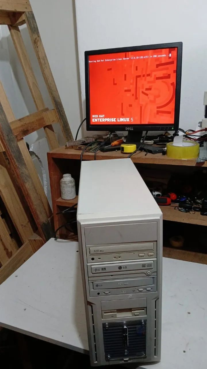 Computador antigo pentium 4