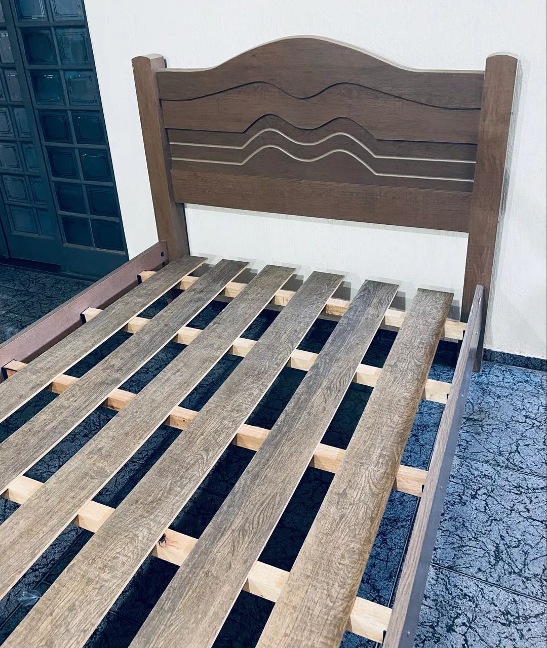 CAMA DE CASAL BEM CONSERVADA - Foto 2