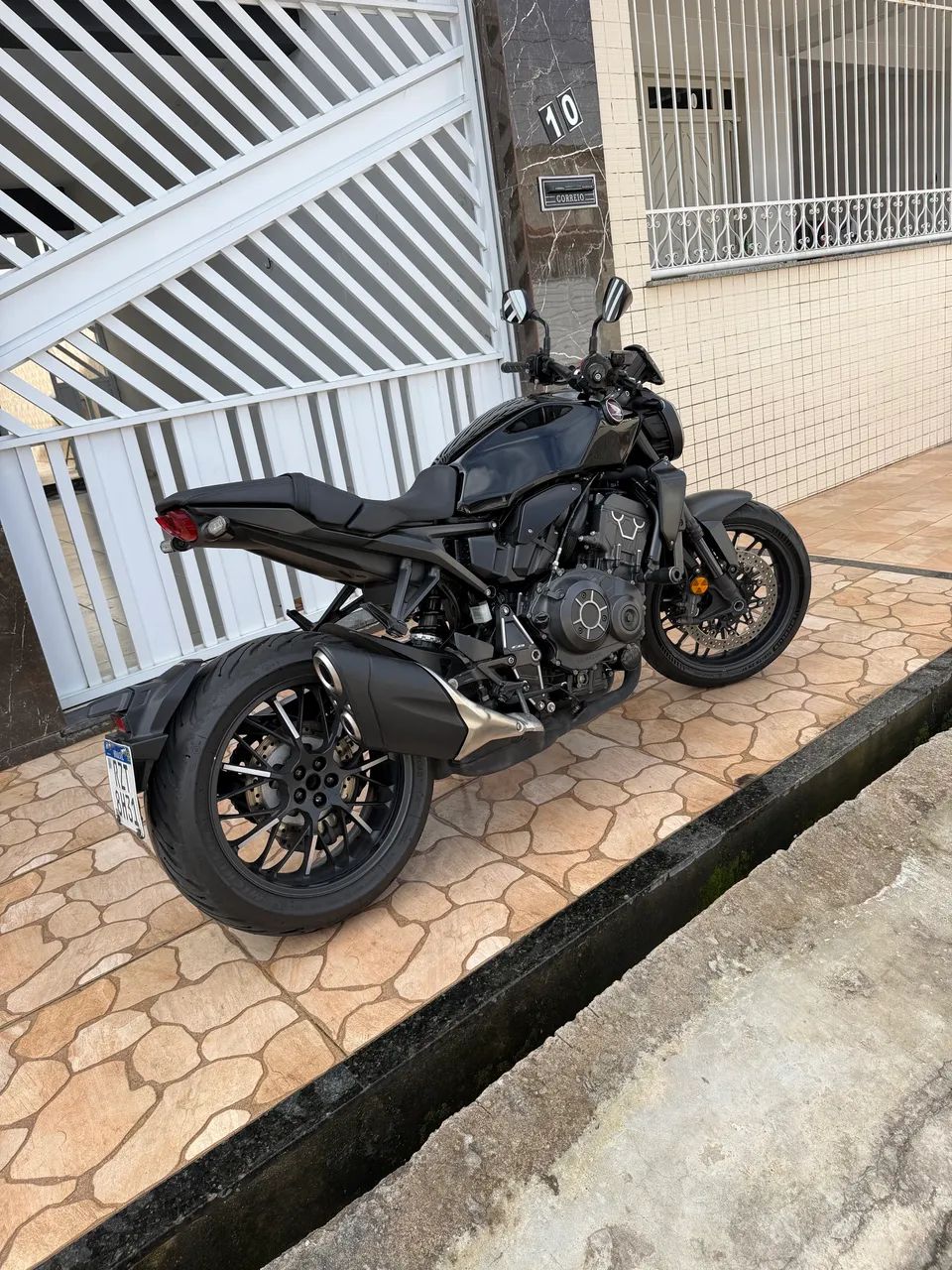 CB 1000 R - Foto 4