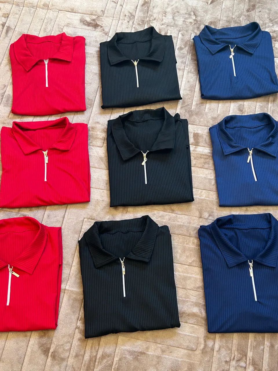 Camisa polo texturizada com zíper  - Foto 3