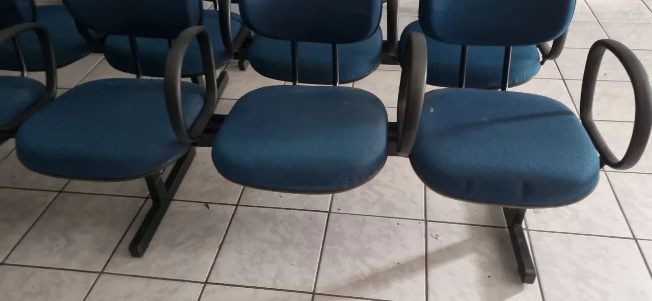 4 Cadeiras longarina 5 lugares  - Foto 4