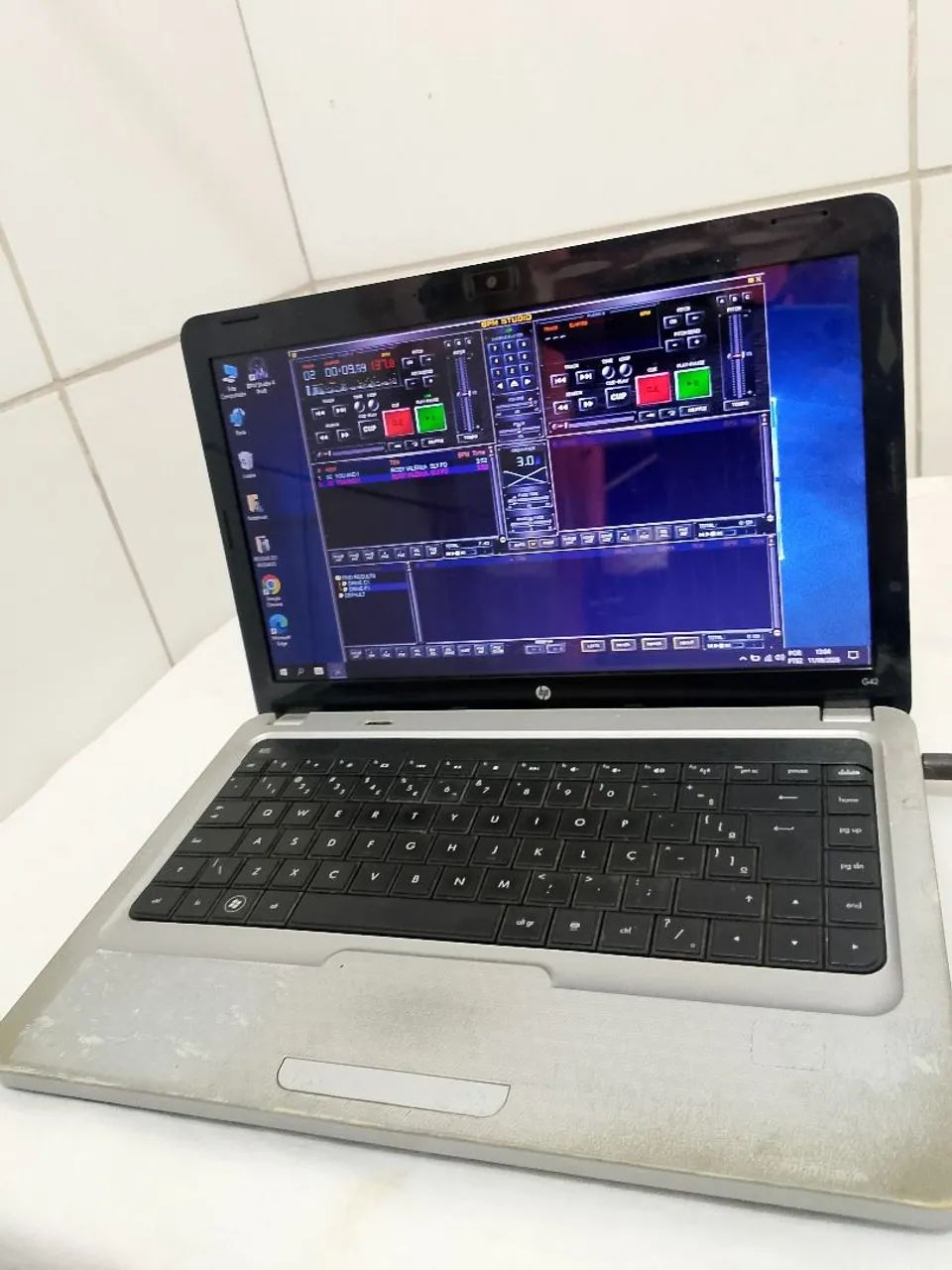 Notebook completo funcionando normalmente ideal para DJs  - Foto 2