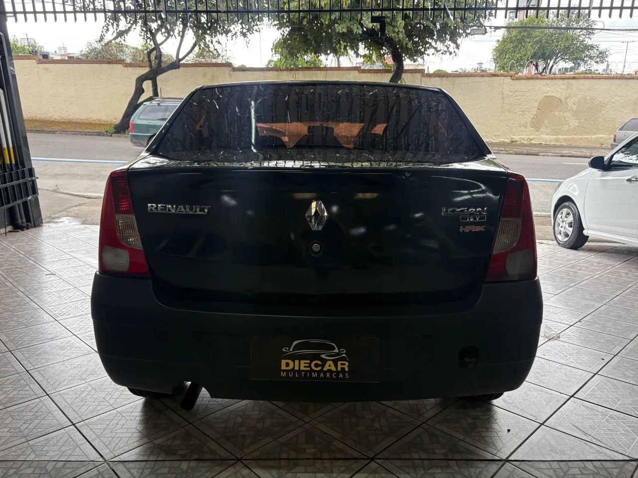Renault Logan Authentique Hi-Flex 1.0 16V 4p, foto 6 de 9
