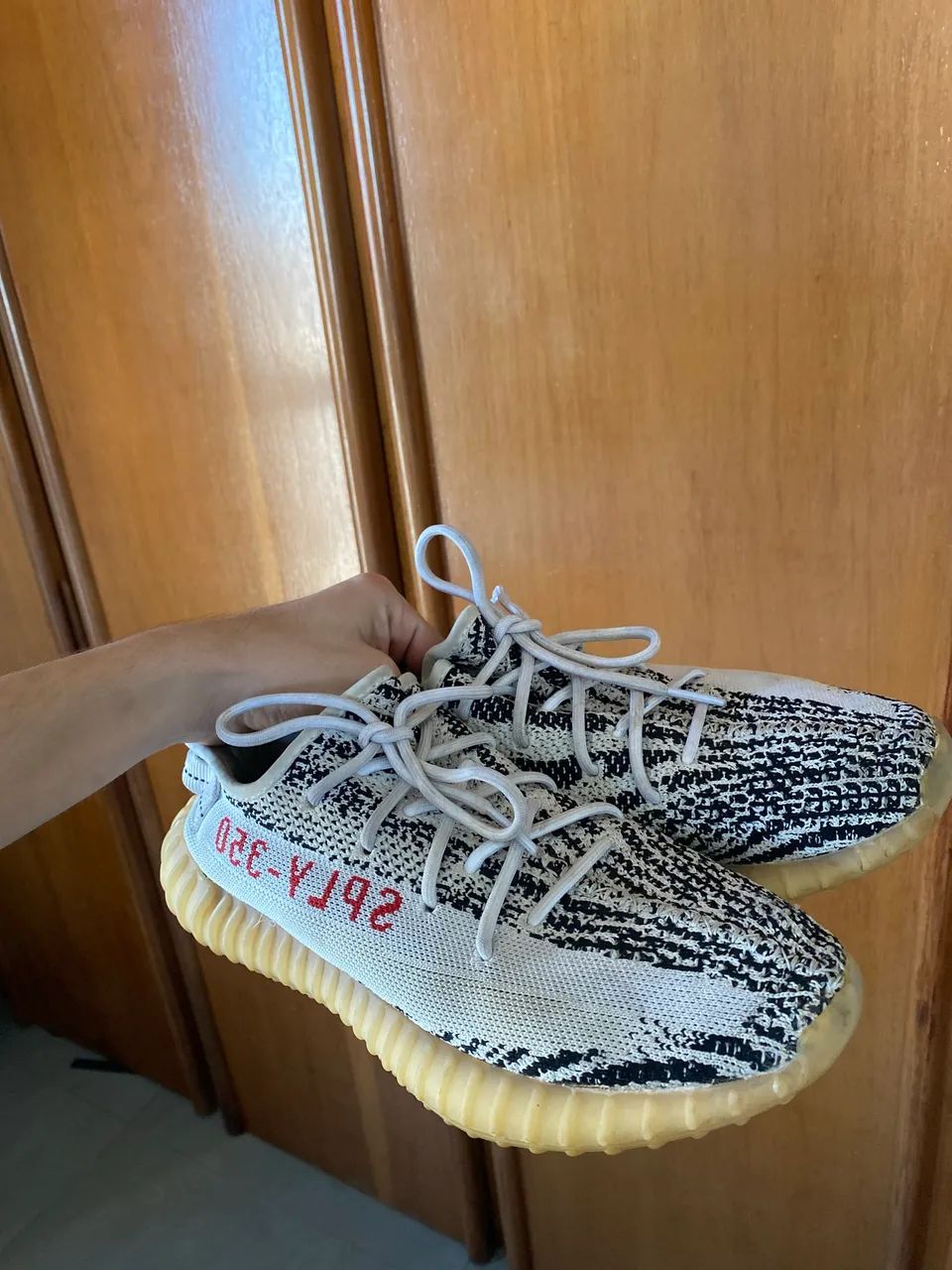 Tênis Yeezy 350 zebra 