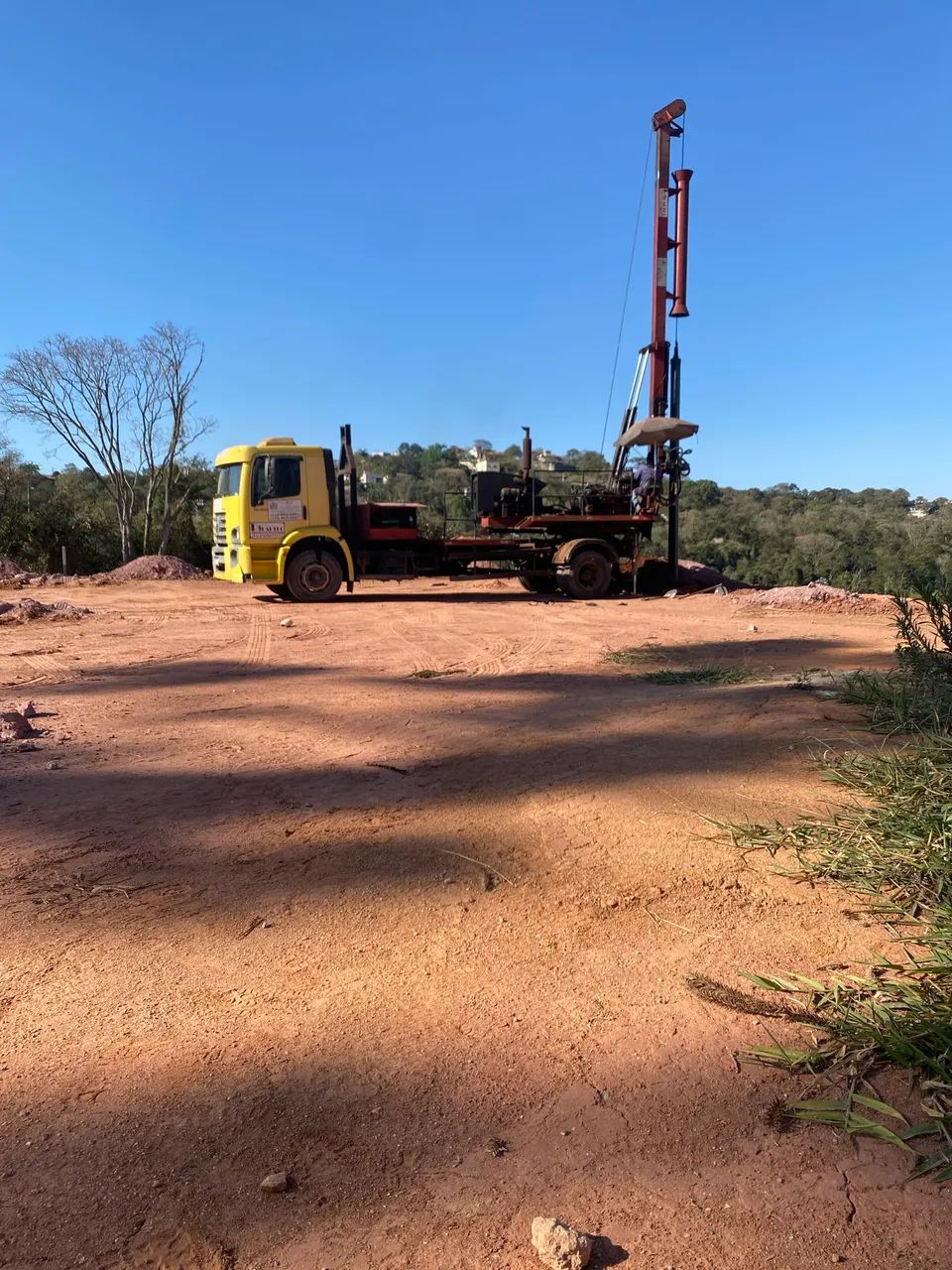 Perfuratriz sobre caminhão  - Foto 2