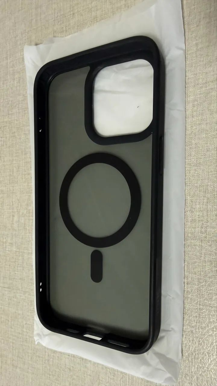 Capa Iphone 15 Pro Max JETech com MagSafe, Translucida fosca Acabamento preto - Foto 4
