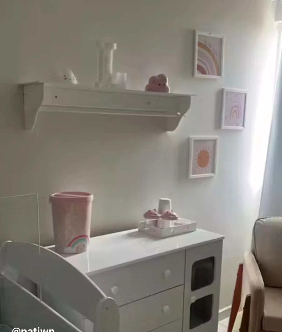 Prateleira para quarto infantil