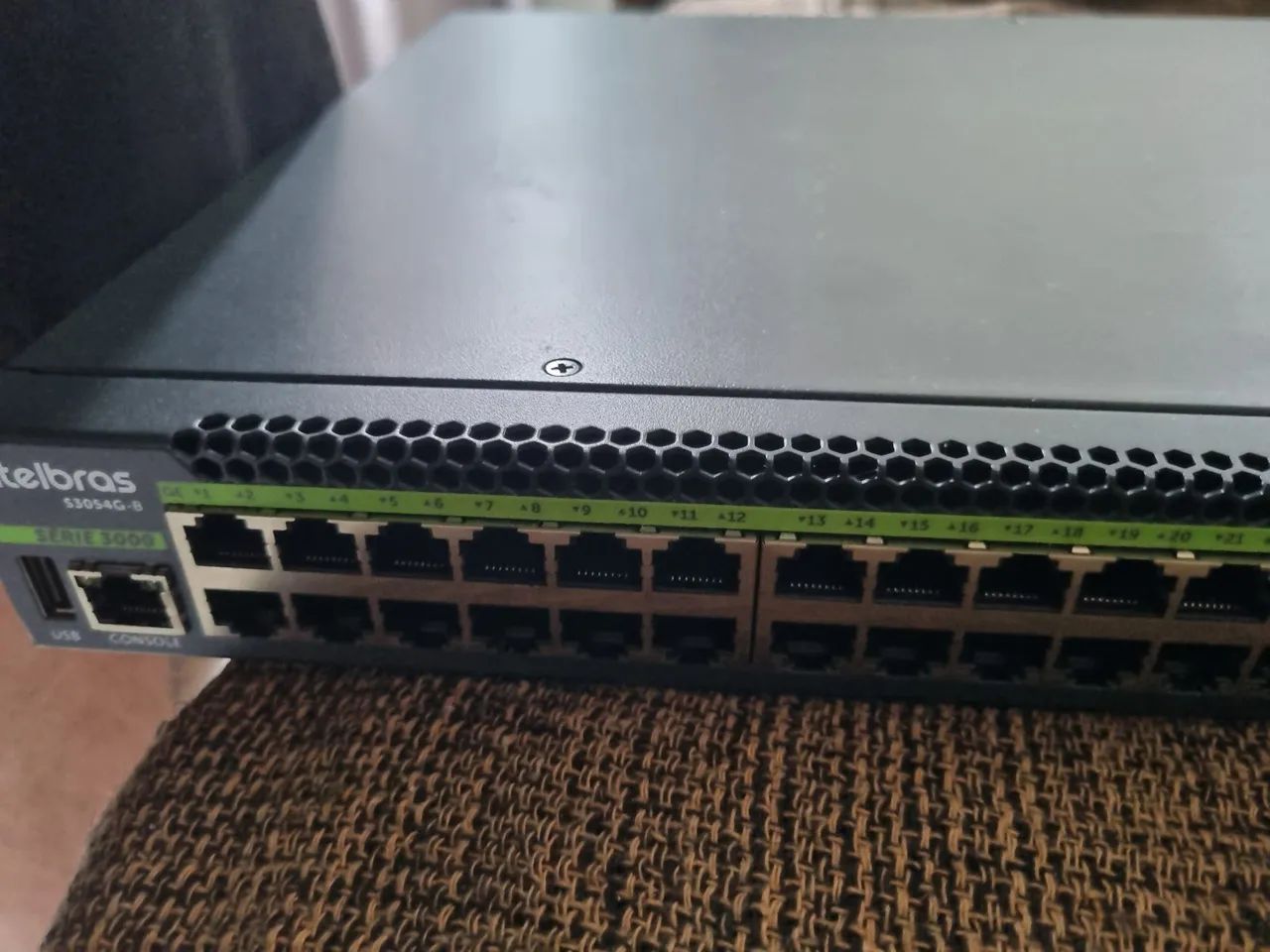 Switch Intelbras Layer 3 48 Portas 4 Portas SFP - Foto 3