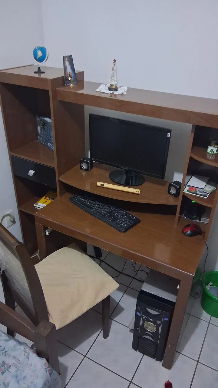 Escrivaninha de computador