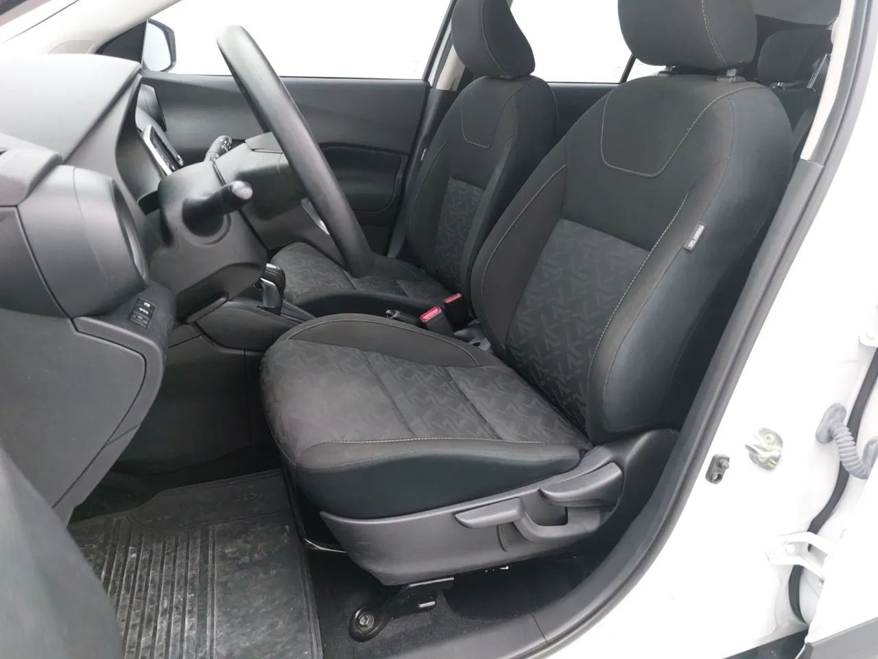 Nissan Kicks Sense 1.6 16V Flex Aut., foto 16 de 18