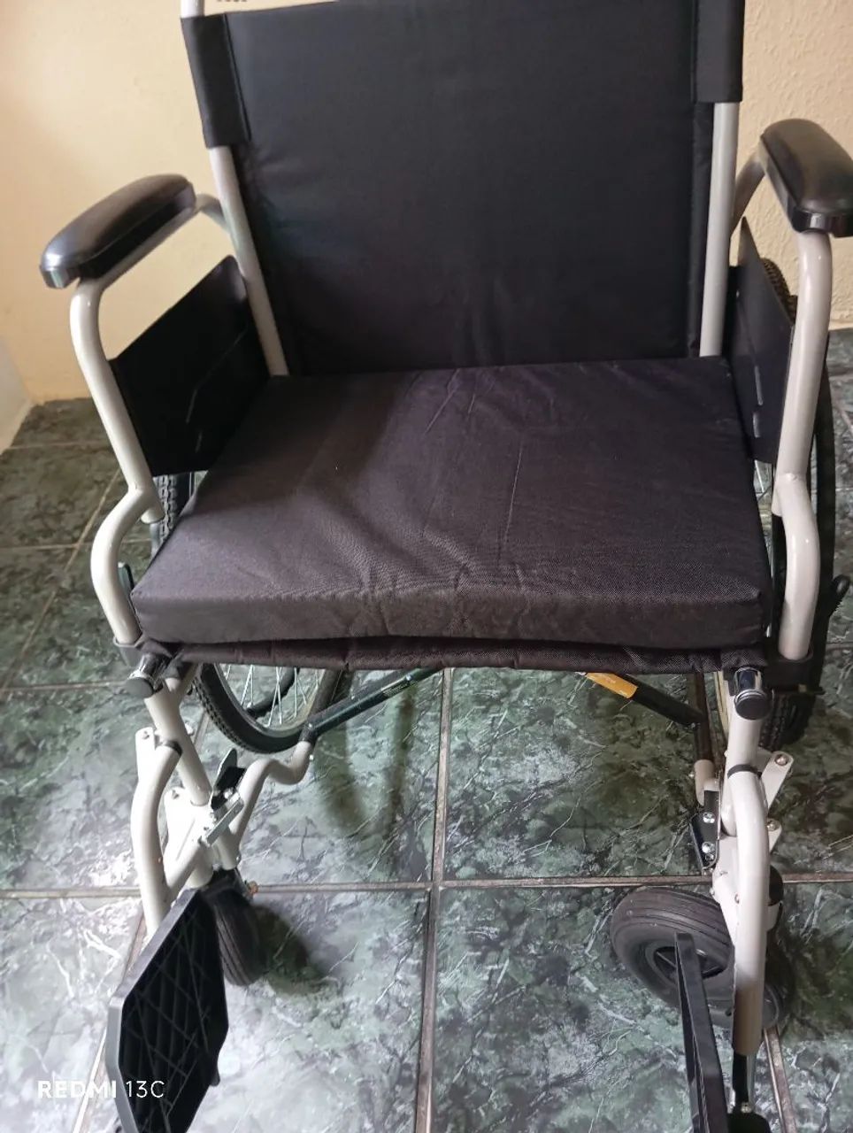 Cadeira de roda dobrável nova  - Foto 6