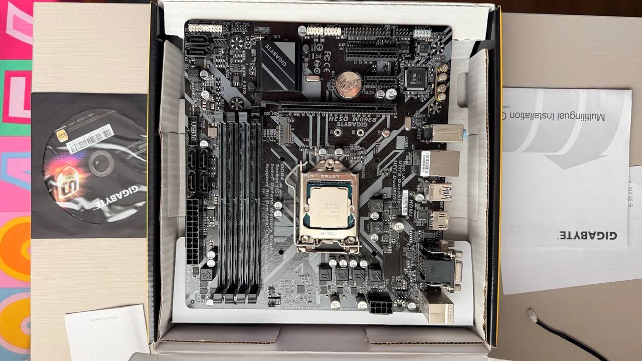 Placa mãe GIGABYTE B360M DS3H + intel i5 8400