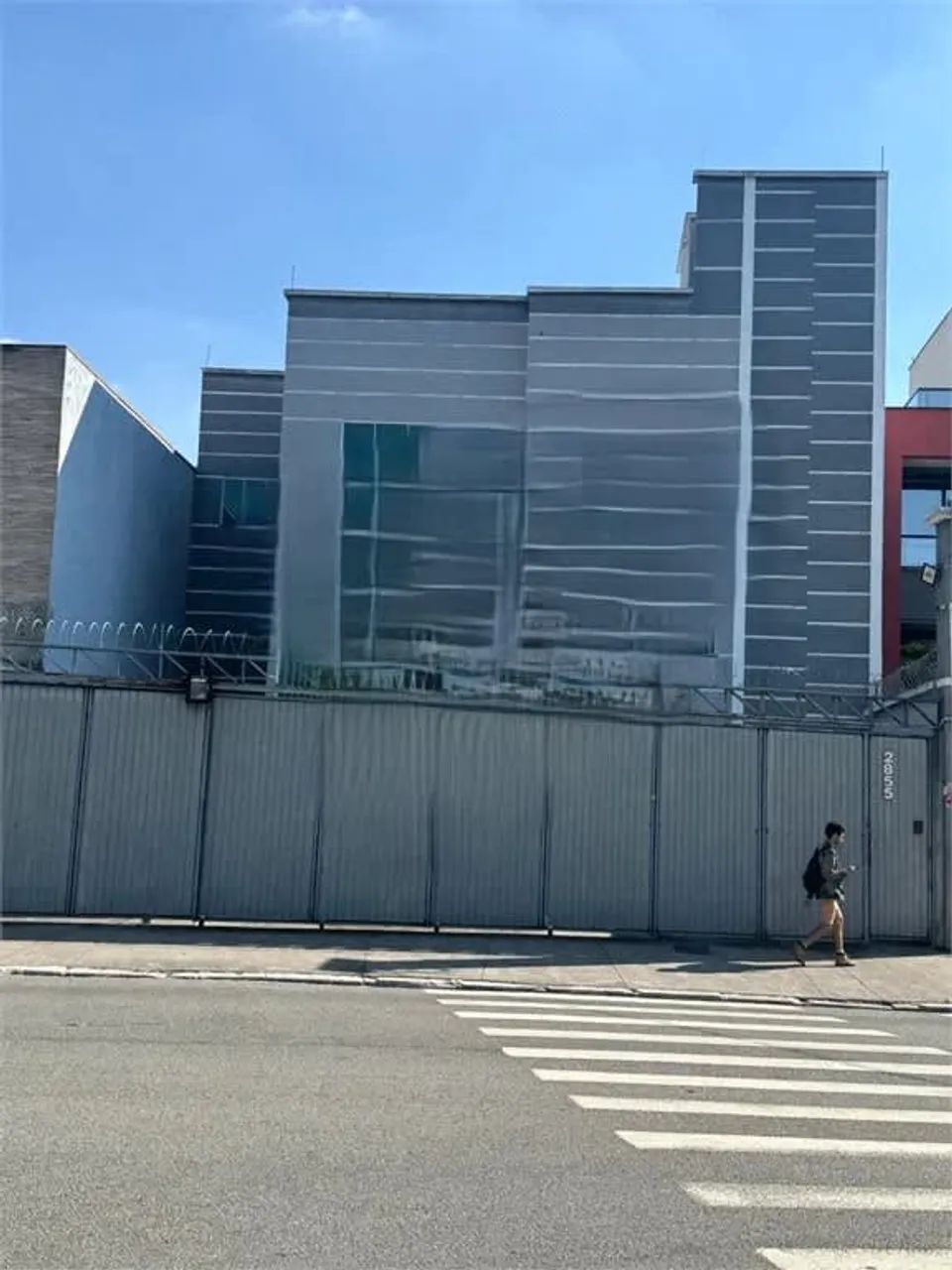 Prédio comercial na Avenida Nova Cantareira, 2855  1000 m²