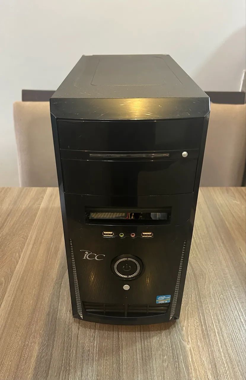 Gabinete com fonte e dvd