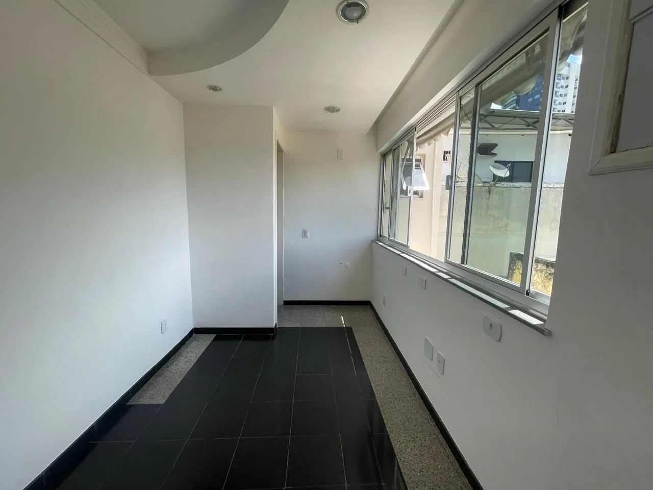 Ótima oportunidade em sala para dentista ou médico no centro da cidade  - Foto 4