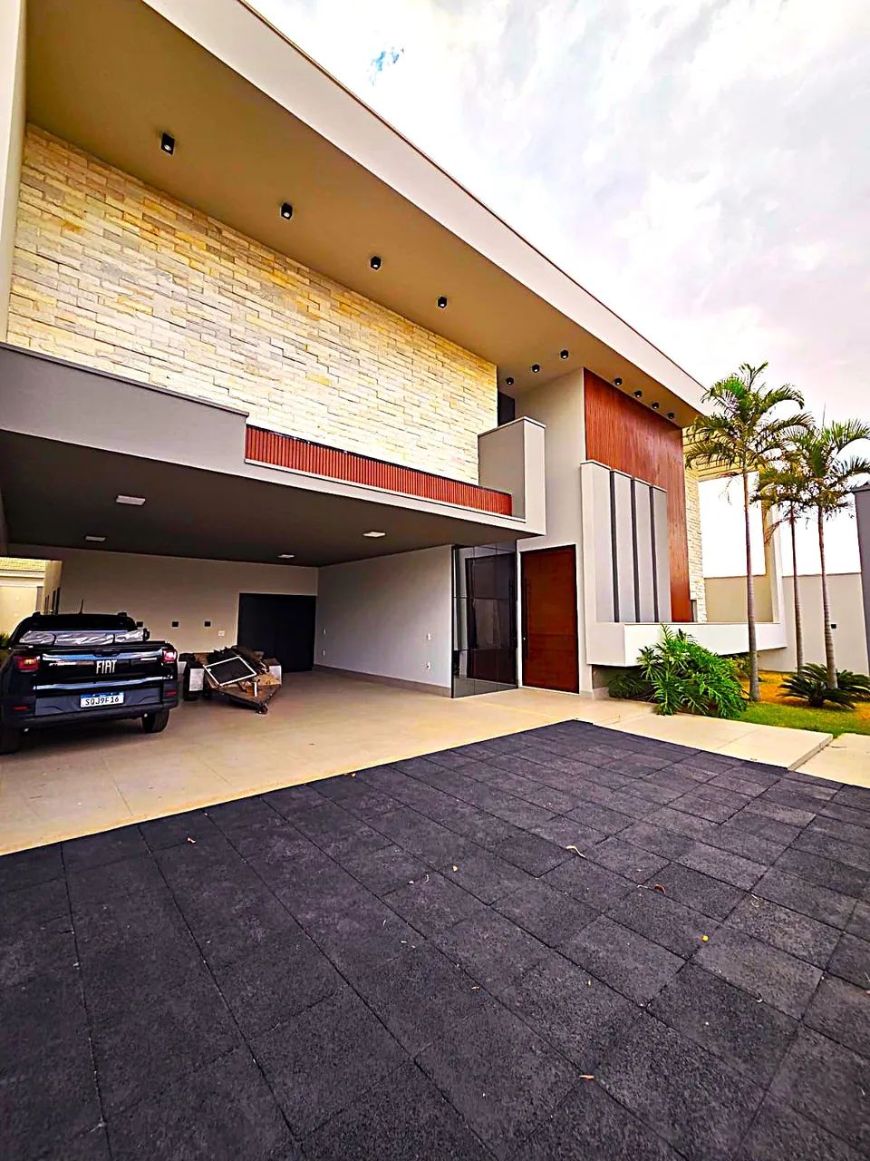 Imovel de Alto Valor com 4 suites e 3 closet e garagem 4 carros. - Foto 3