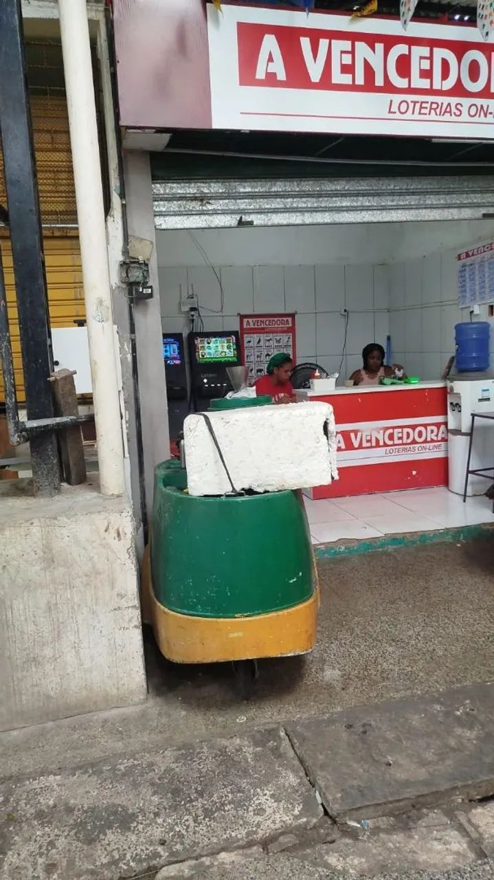 Carro de venda de água de coco 