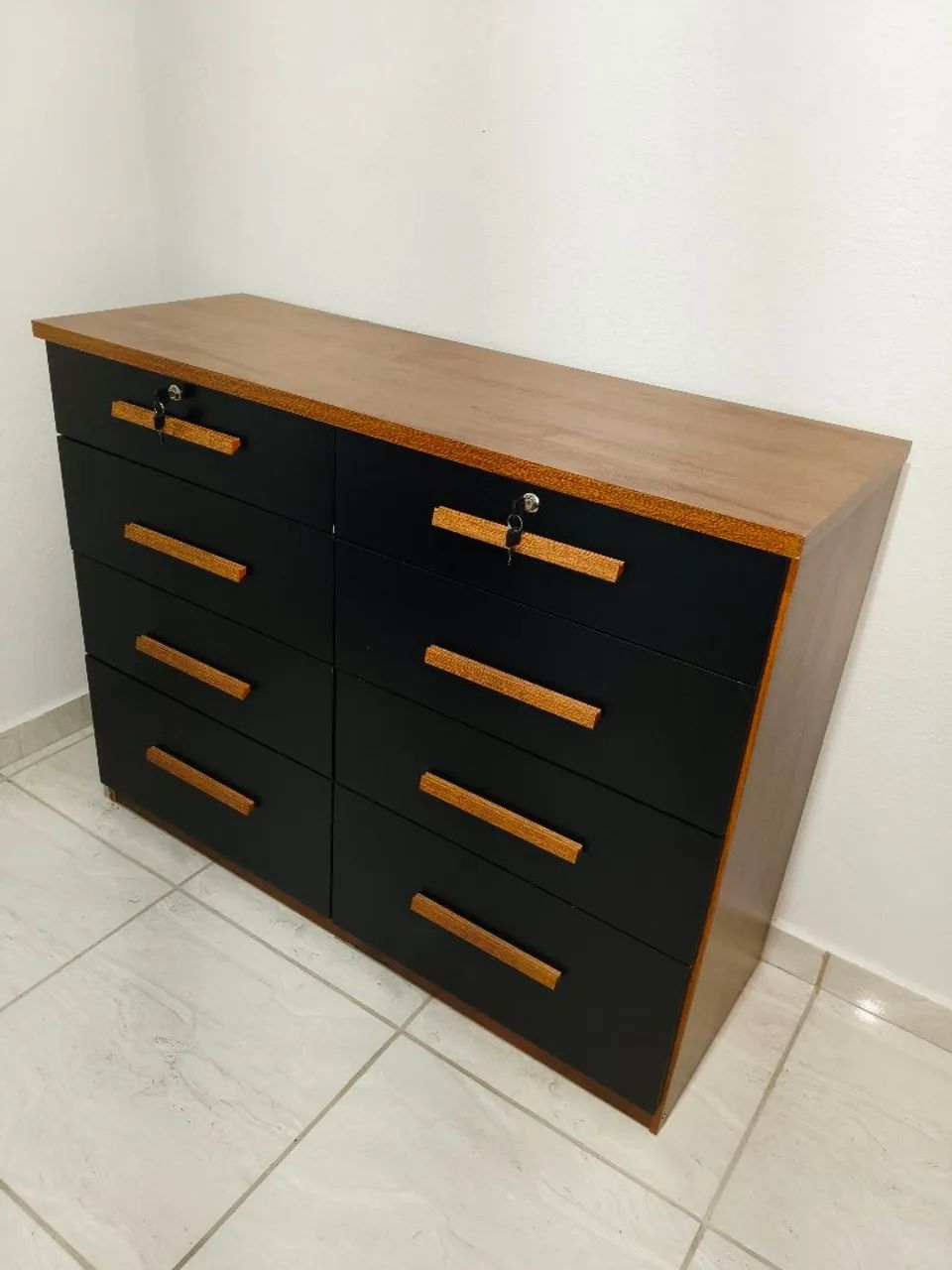 Cômoda Monza 8 gavetas