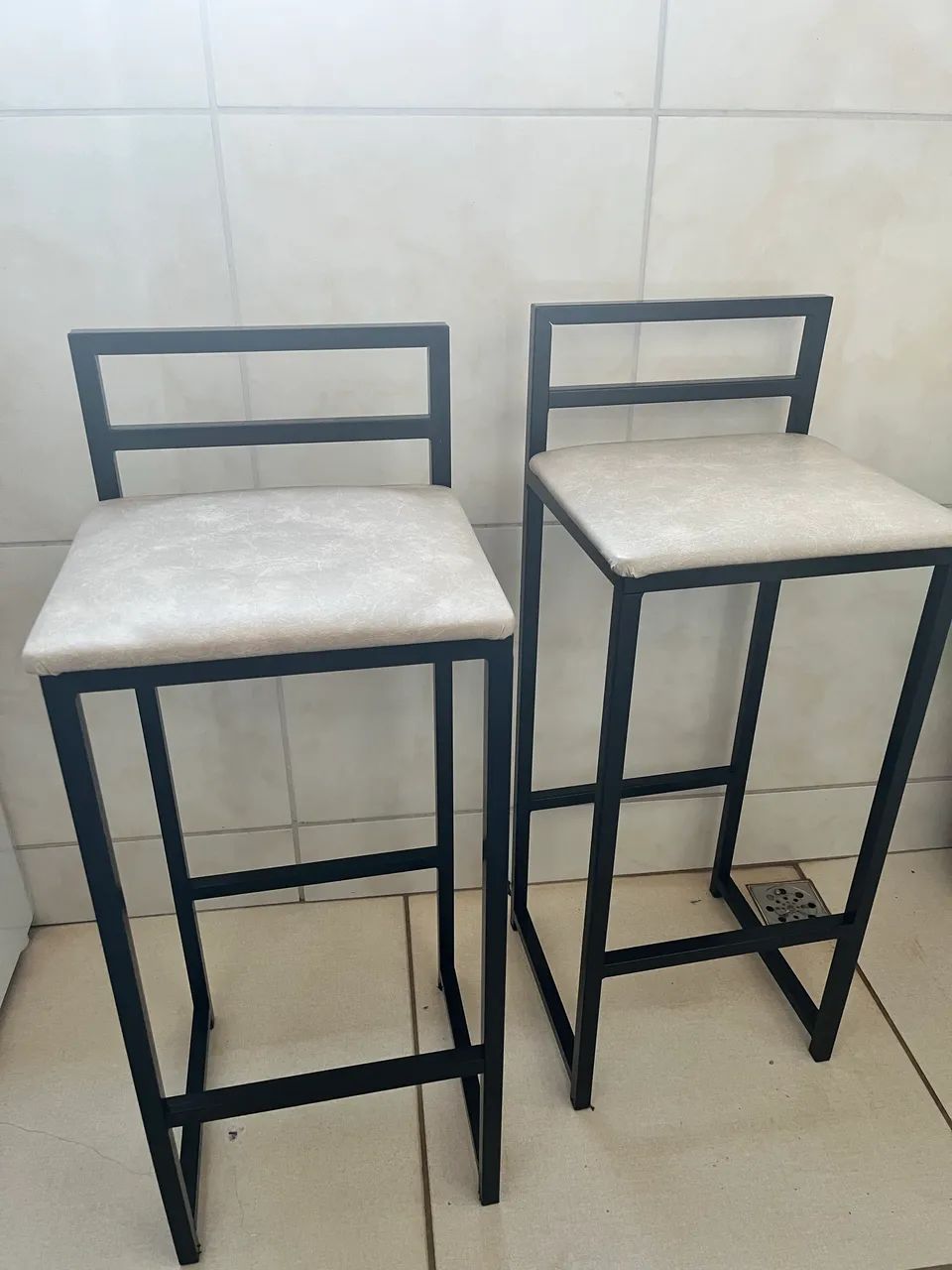 Banqueta alta com encosto aço  - Foto 4