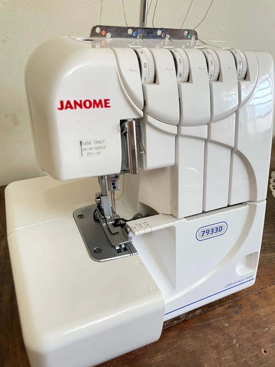 Overlock e ultralock Janome 7933D - Foto 4