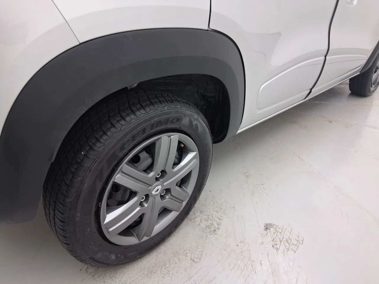 Renault Kwid 1.0 Zen, foto 14 de 18