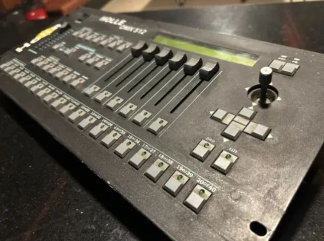 Pilot 2000 Holle Com Joystick Bivolt Passivo - Mesa Dmx 512 Canais 
