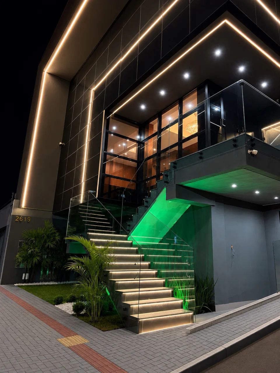 ALUGUEL DE SALAS COMERCIAIS  DE ALTO PADRÃO 