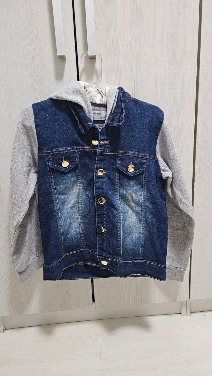 Jaqueta jeans com manga moleton