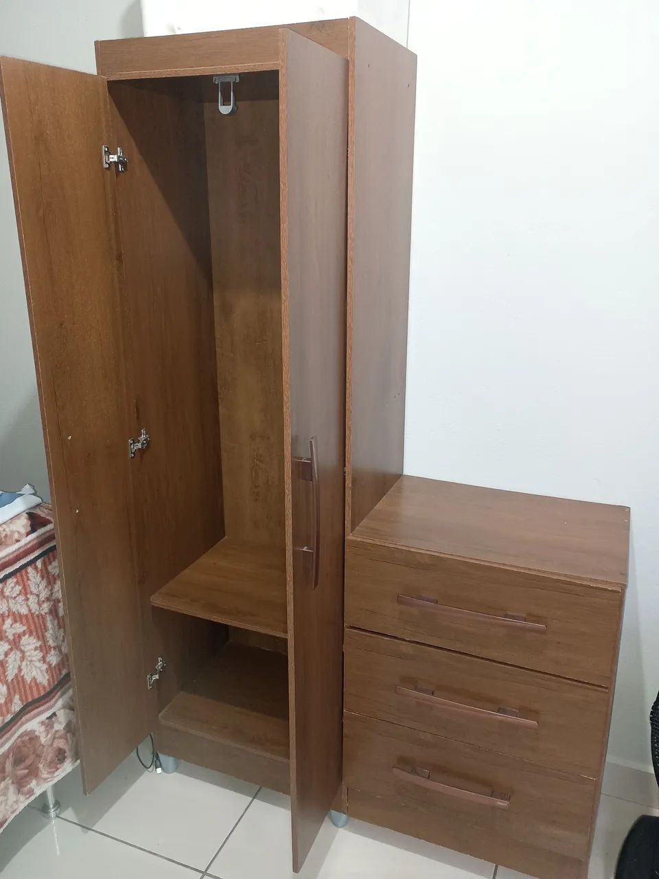 Guarda Roupa Solteiro.